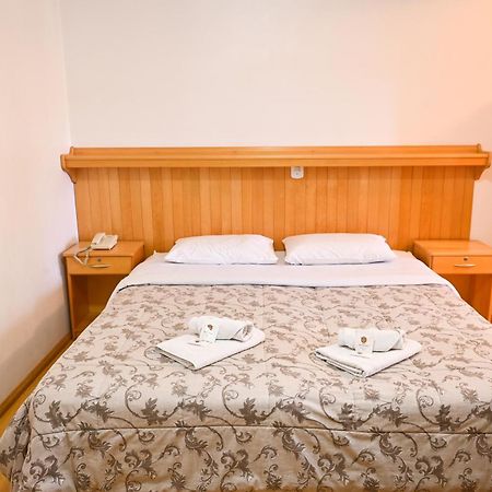 Hotel 13 Linden Treze Tílias Εξωτερικό φωτογραφία